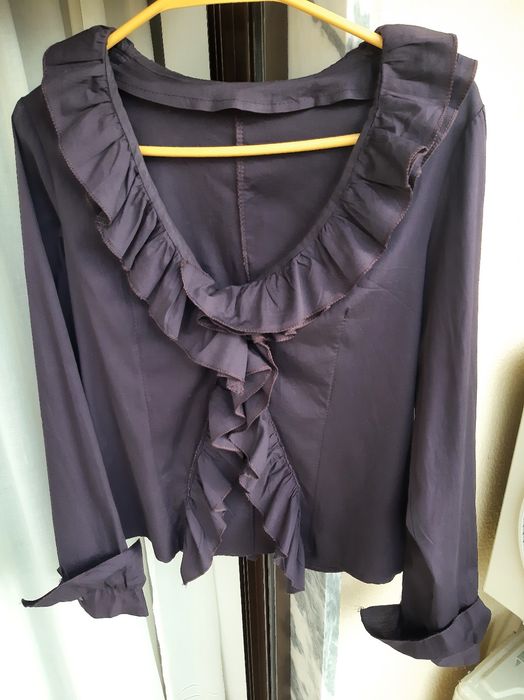 Camiseiro com folhos