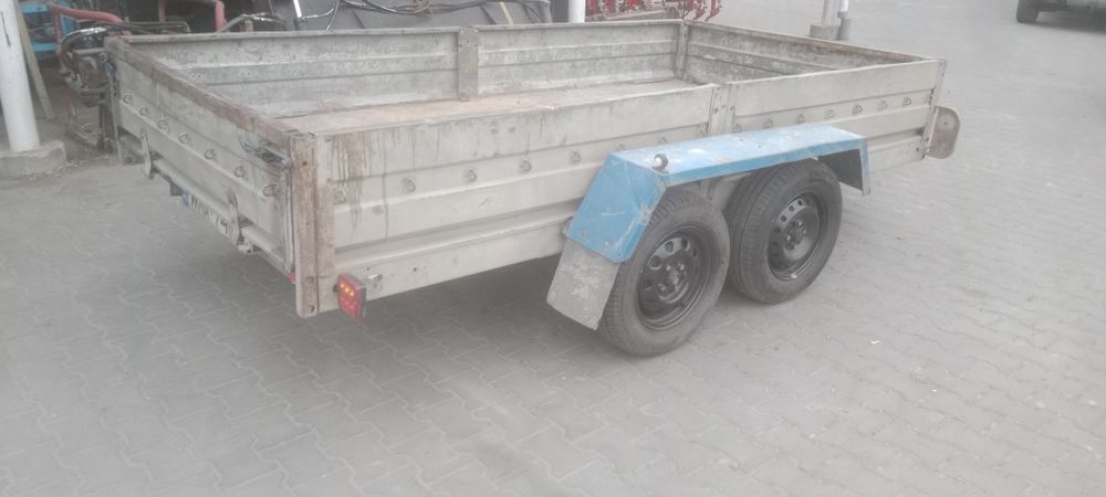 Przyczepka samochodowa