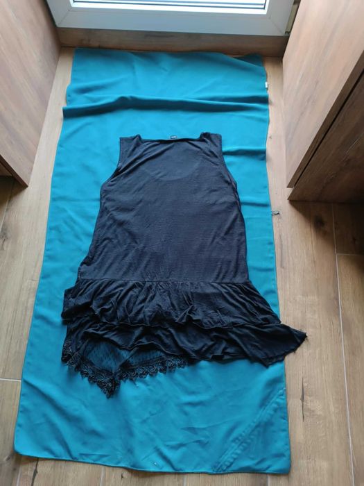 Piękna tunika z dzianiny wiskozowej  w stylu romantycznym -M/L- "M&Co"