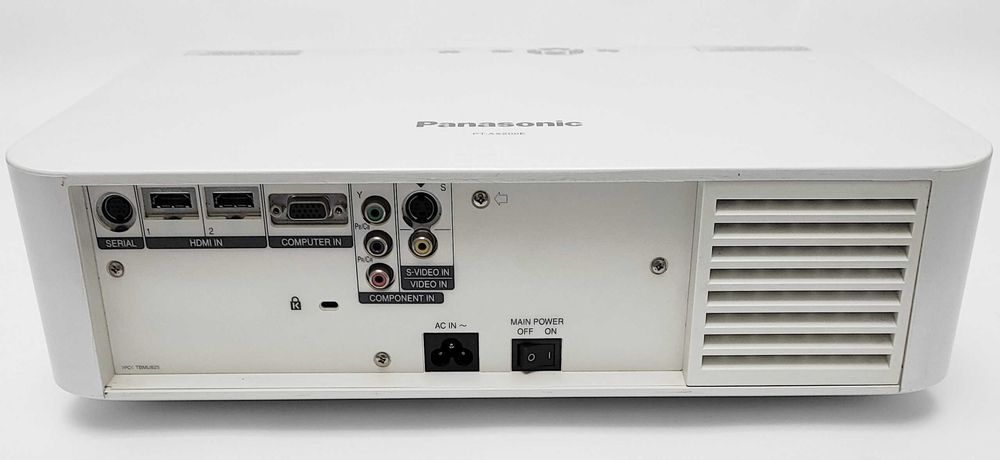 Panasonic projektor PT-AX200E używany