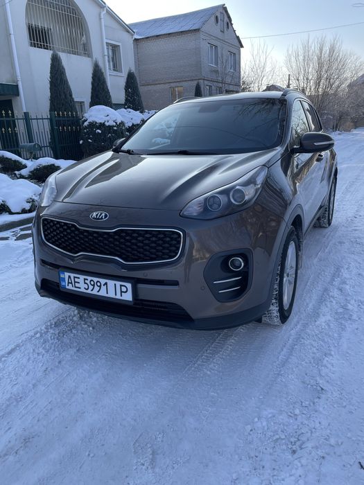 Продам  Kia  Sportage 2018 года без единого подкраса идеал