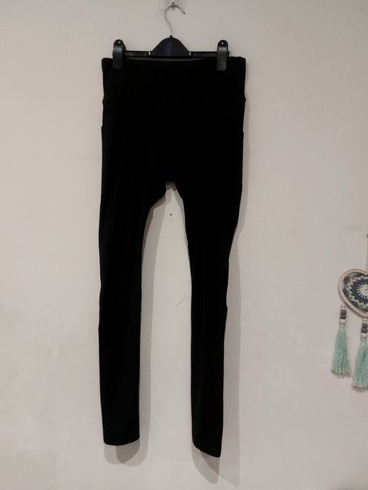 Legginsy sportowe czarne z kieszeniami M