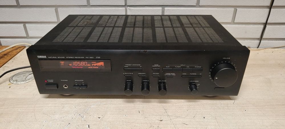 Amplituner Yamaha RX-360 RS.