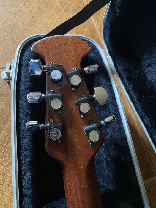 Ovation model 1111 standard balladeer 1981 USA