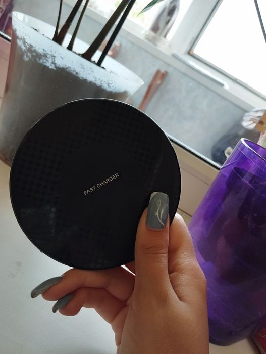 Безпровідна зарядка для смартфону