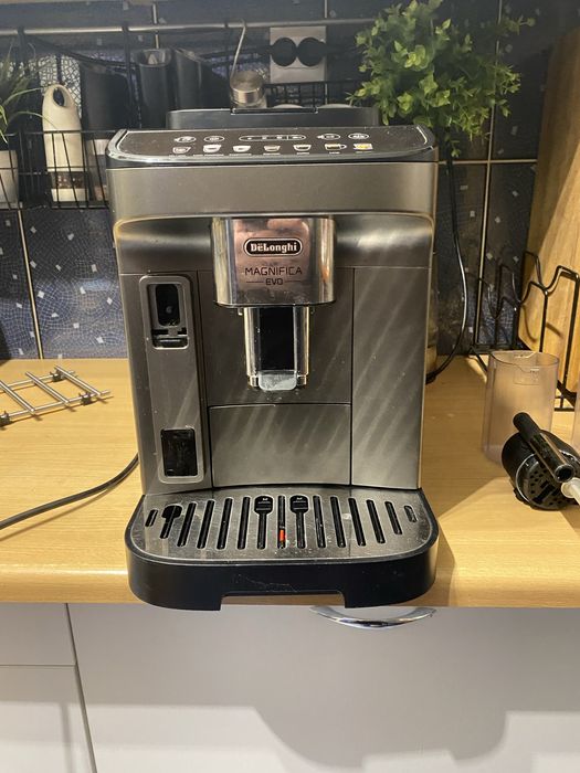 Ekspres delonghi magnifica evo