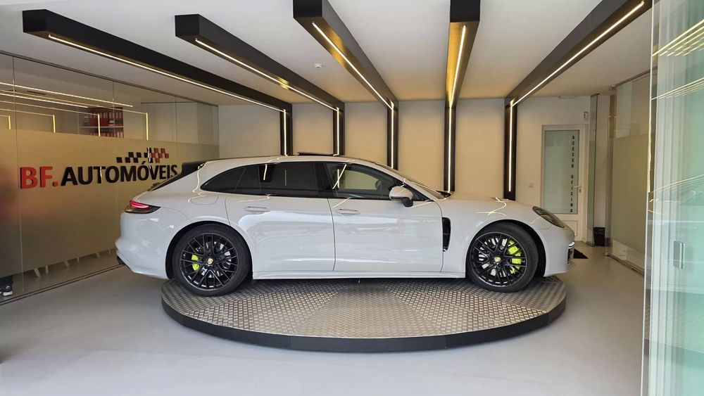 Porsche Panamera Sport Turismo 4S E-Hybrid