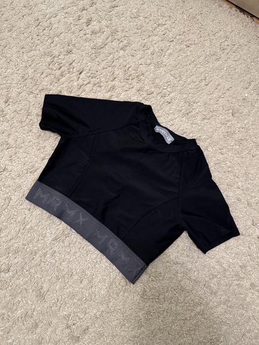 Черная спортивная футболка топ от marymax