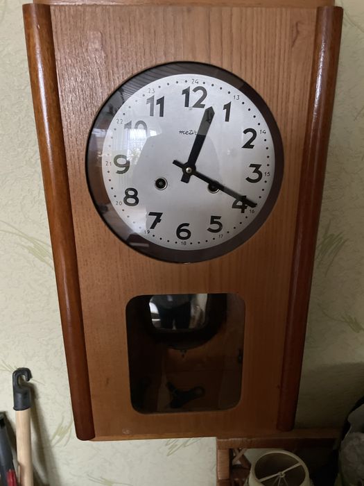 Zegar scienny metrum