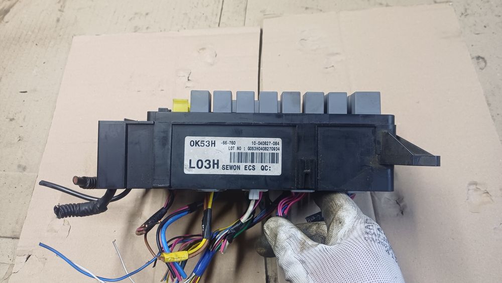 Блок реле  ПРЕДОХРАНИТЕЛЕЙ кіа карнівал kia Carnival 2.9 CRDI