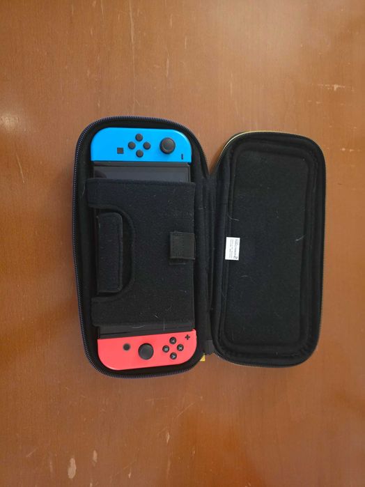 Nitendo Switch  - 64Gg