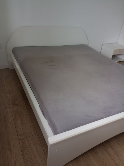 Łóżko 160x200 ze stelazem