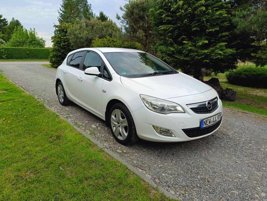 Opel Astra J 1.6 115 KM benzyna hatchback