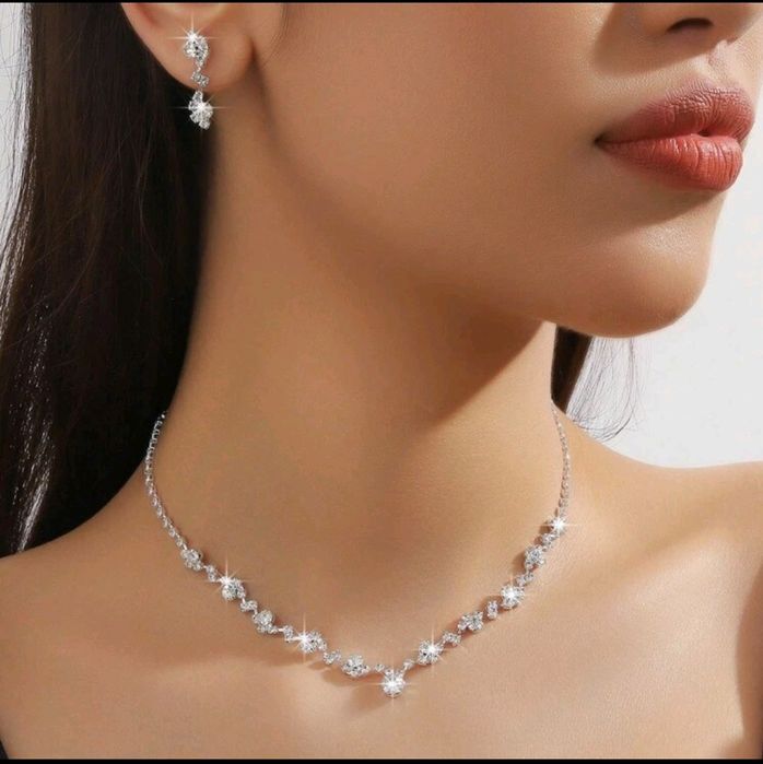 Cyrkonie Naszyjnik oraz  zestaw kolczyków