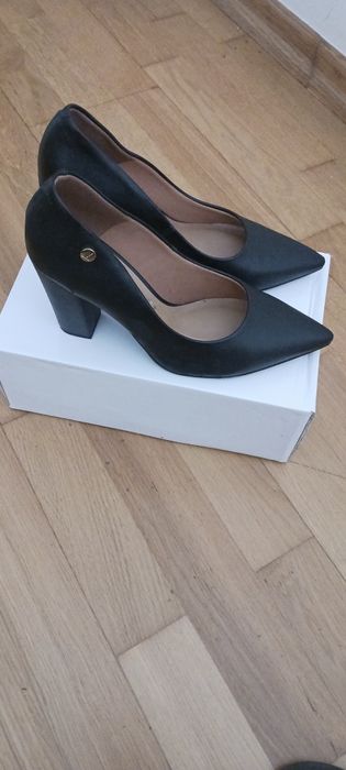 Sapato salto alto seminovo