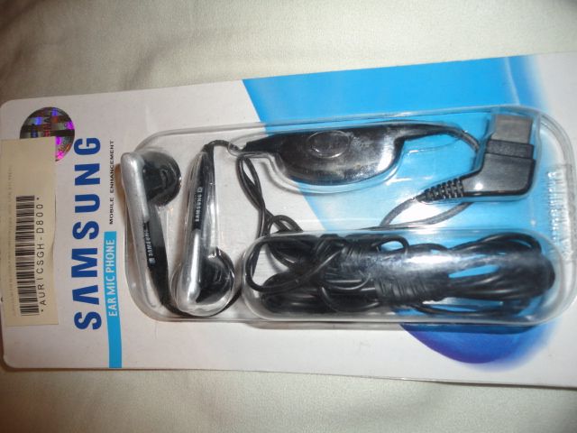 Auricular em Blister p/ Samsung D600, D700, D900 etc Preto