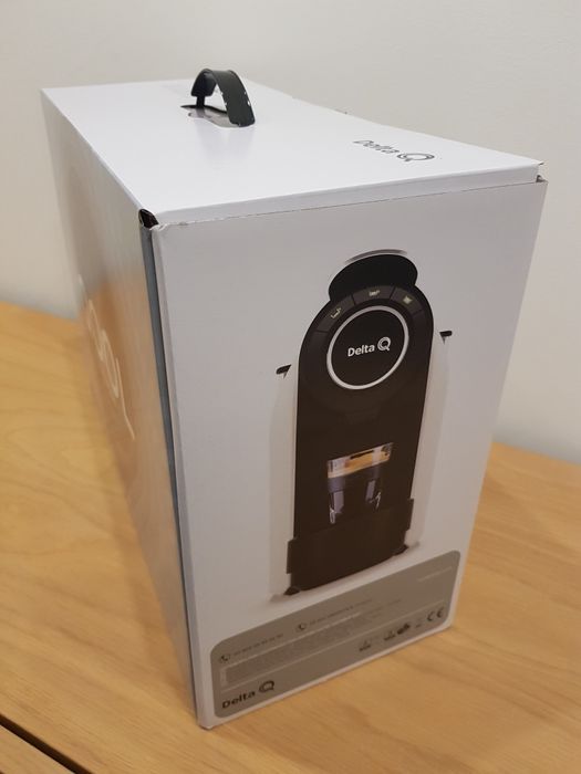 Máquina Café Delta Q nova na caixa