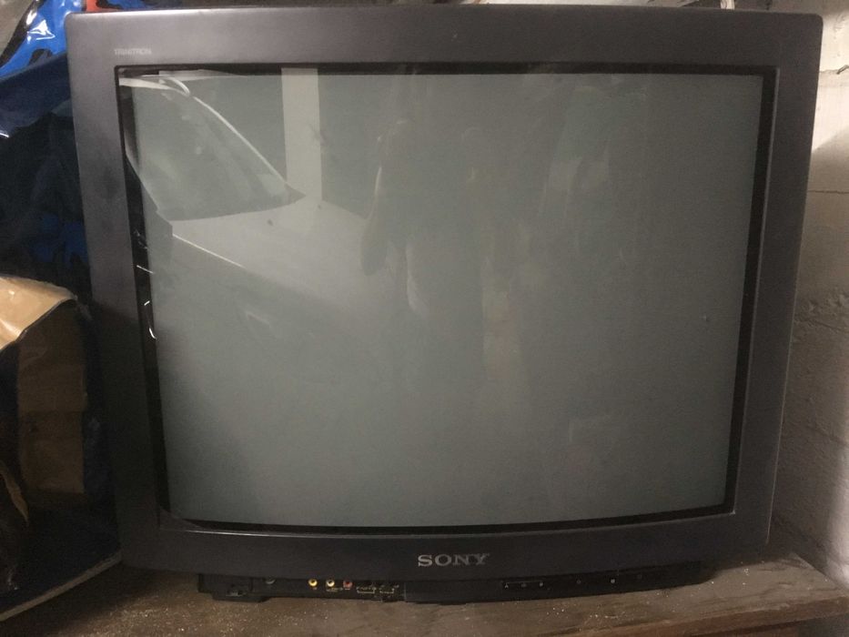 Televisões Sony e Grundig — Decoração, Retro Gaming ou Produção