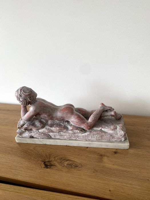 Estátua mármore Rosa pequena