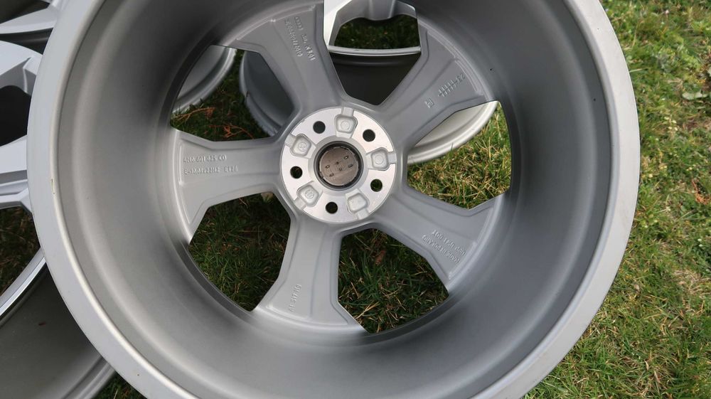 Oryginalne Felgi aluminiowe Audi SQ7 Q7 Q8 SQ8 22'' 4M0