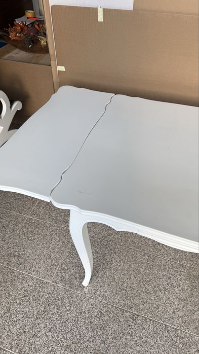 Mesa de Sala Extensível Vintage Lacada a Branco, Estilo Luís XV / Provençal
