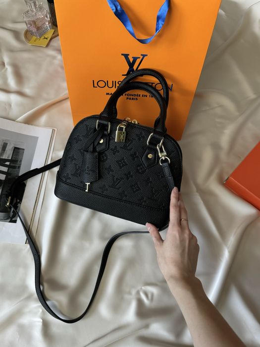 Жіноча сумка Louis Vuitton Alma чорна женская сумка кроссбоди луи виттон клатч на плечо