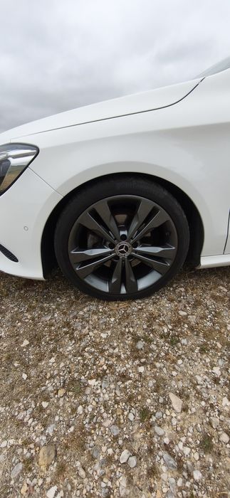 Mercedes-Benz  CLA 180 d