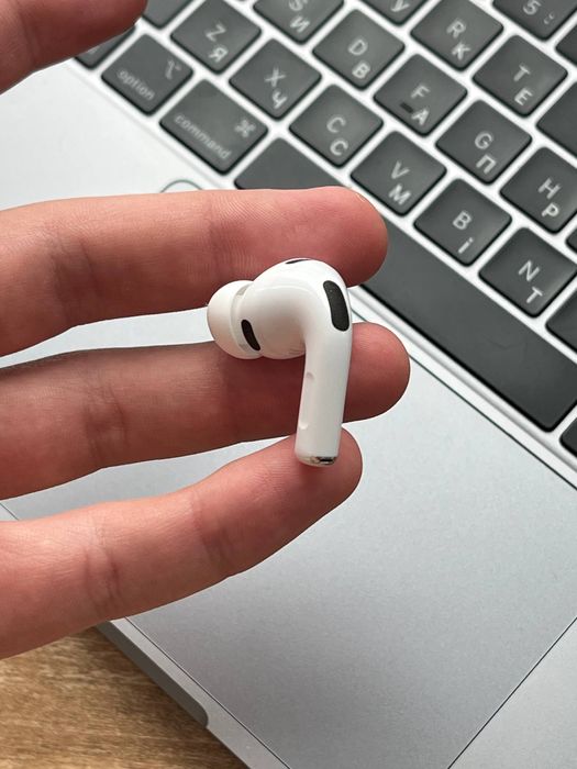 Lewą słuchawka AirPods Pro 3  Oryginałna