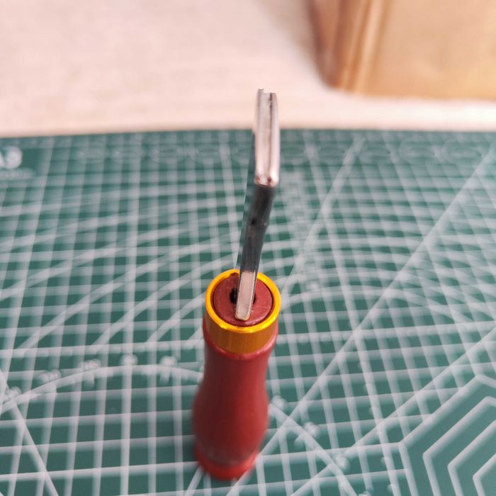 Bigówka do skóry (creaser)