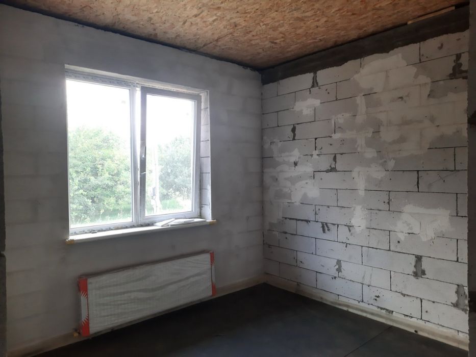 Шпитьки продам будинок 110 квадратів  8 соток 90 000