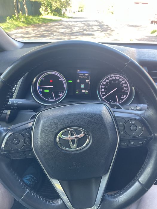 Toyota Camry 70 (гібрід) 2018 рік