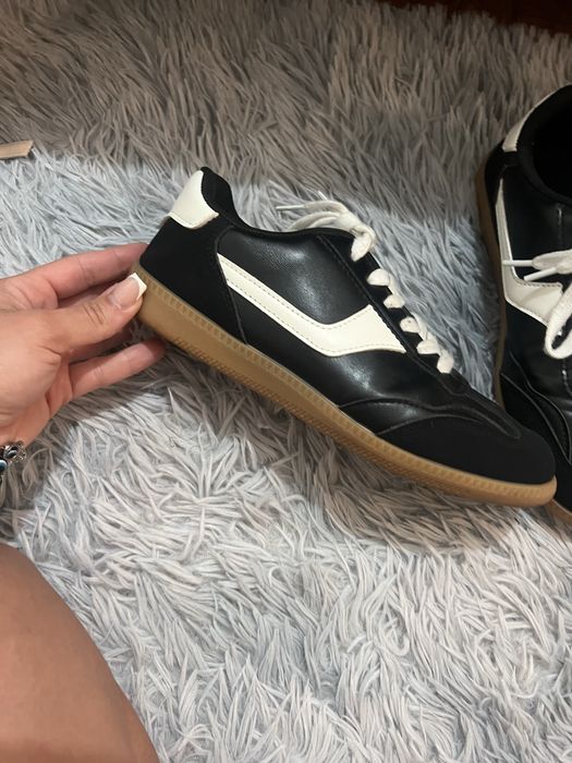 Botas e tenis preto