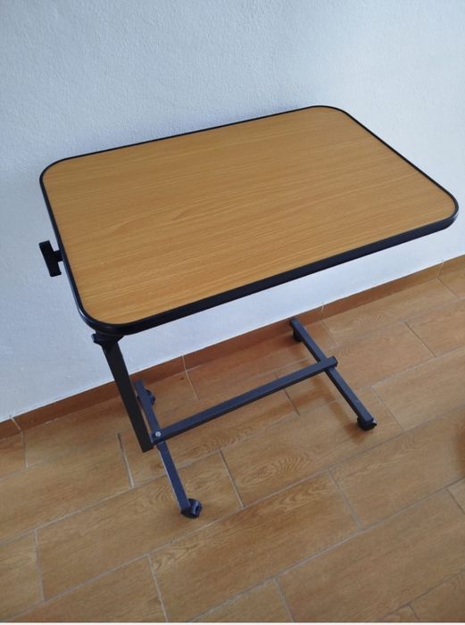 Mesa de apoio para cama ou cadeira