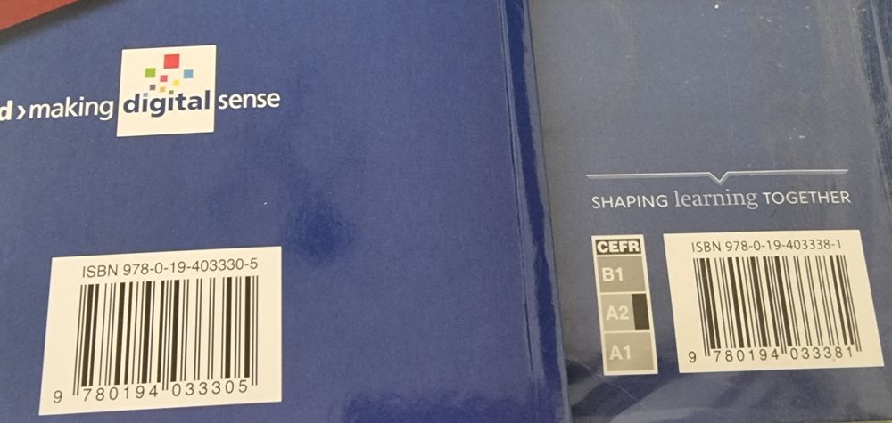 Manual de Inglês e livro actividades Inglês 7°ano Your Turn