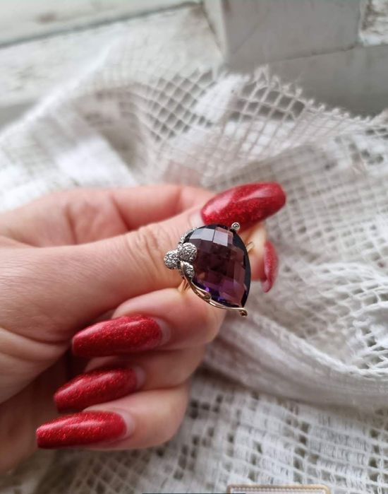 Золоте кольцо 585