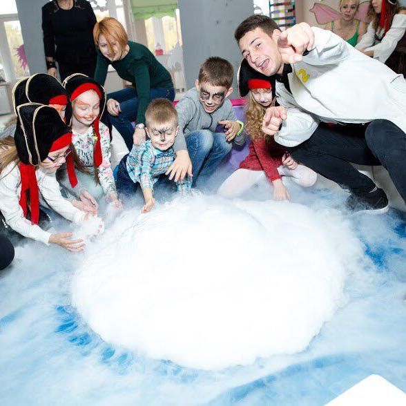 Аніматор. Наукове,  хімічне шоу на день народження