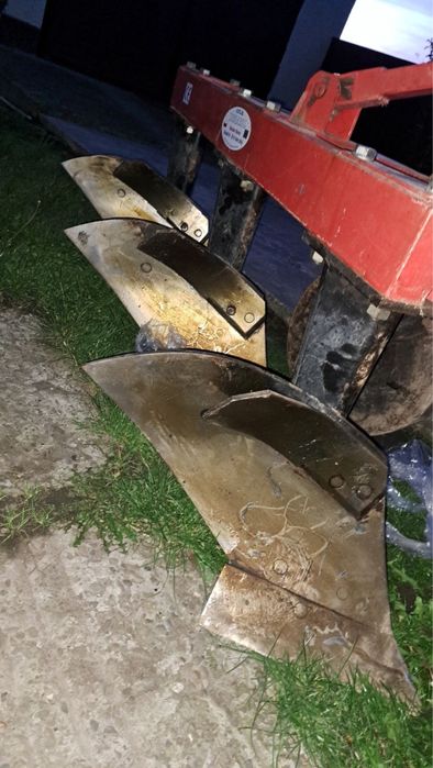 Продам польський плуг Demarol 3.25