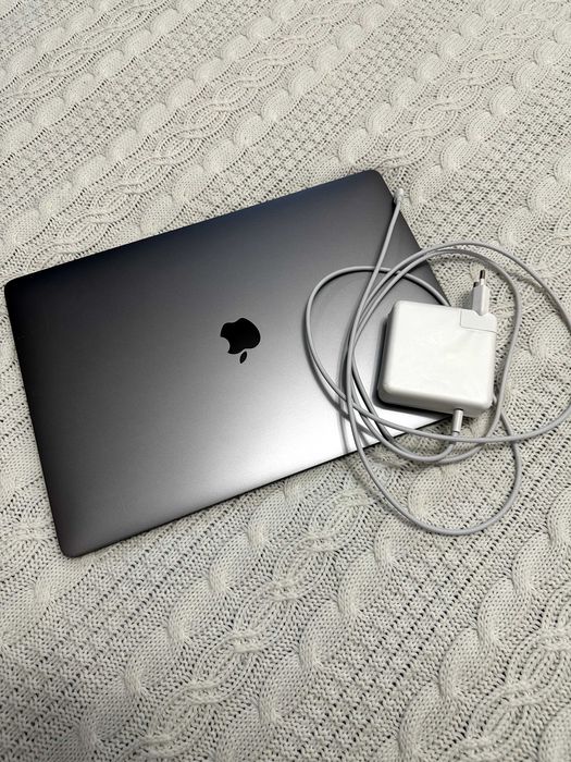 Macbook Pro 2019 15 inch i7 / 16 / 512gb. TouchBar. Хороший стан.