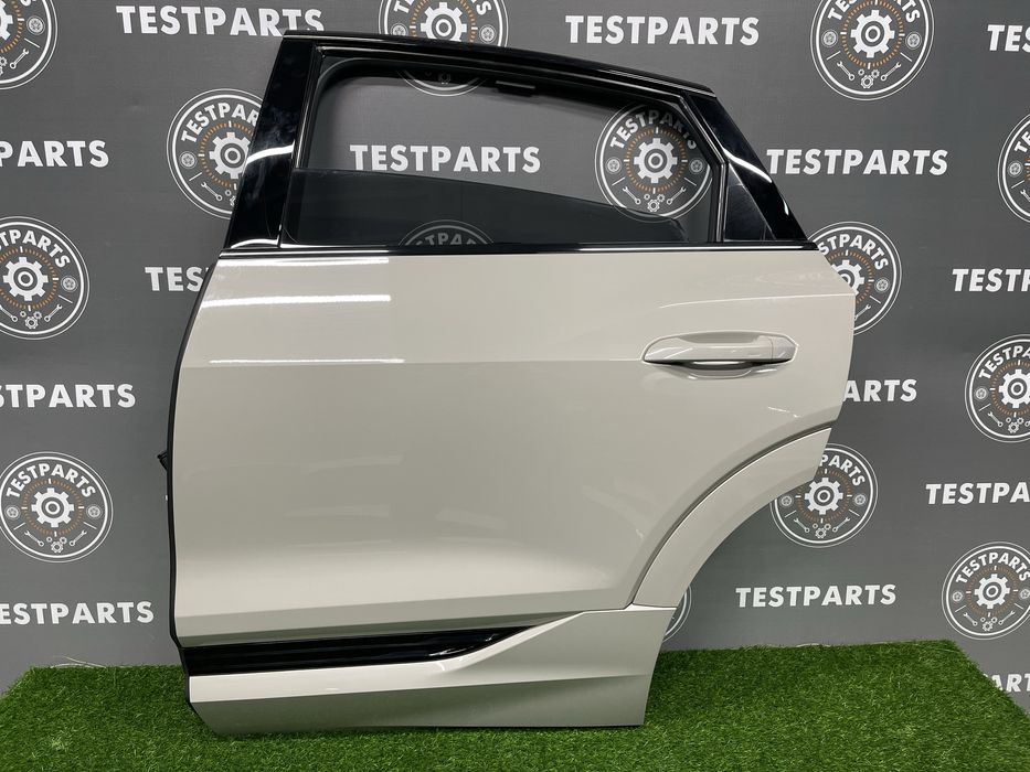 Audi e-tron двері задні ліві комплектні в наявності   колір 7M7M
