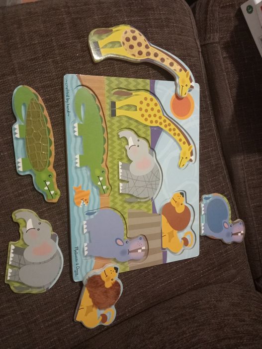 Puzzle animais com texturas em madeira