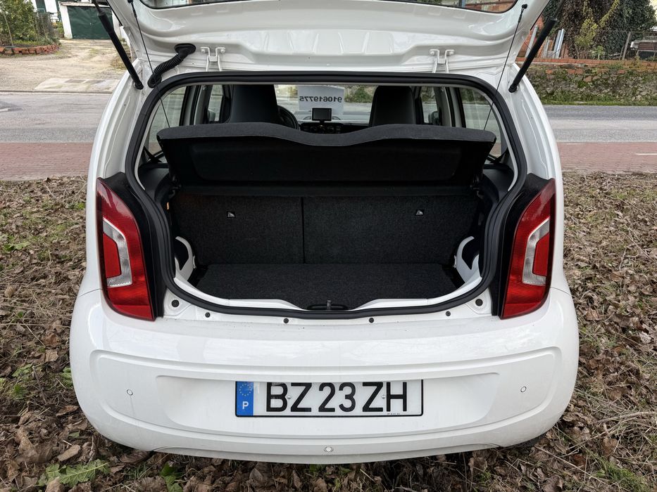 Volkswagen / UP 1.0 / 2016