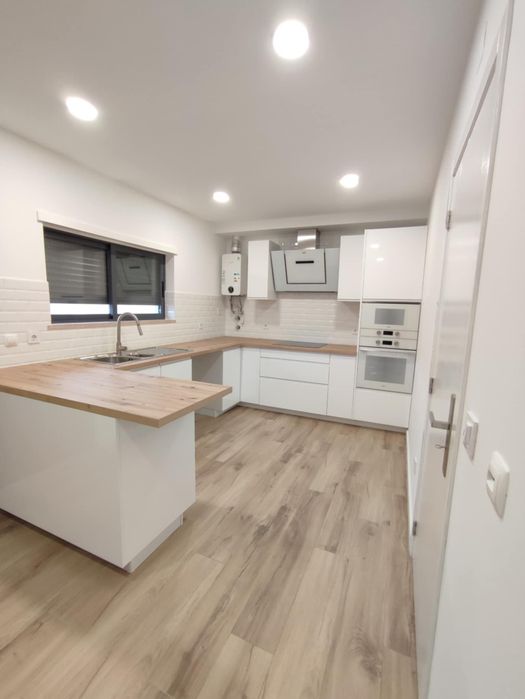 Reparação de casas de banho, pladur, pintura, preço negociável!