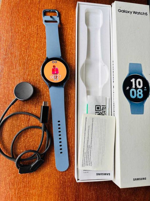 Продам Samsung Galaxy Watch 5 44mm Saphire