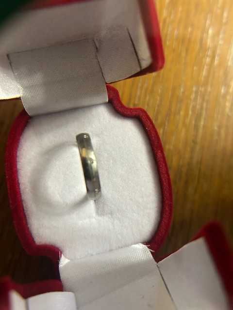 Обручка, платина  950 проба , із 7 діамантами,  розмір-17