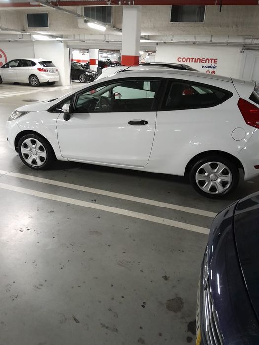 Ford fiesta branco