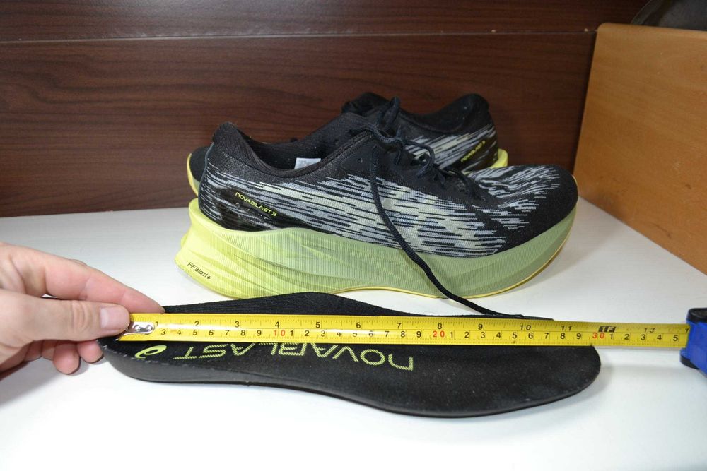 Asics  кроссовки 46р оригинал