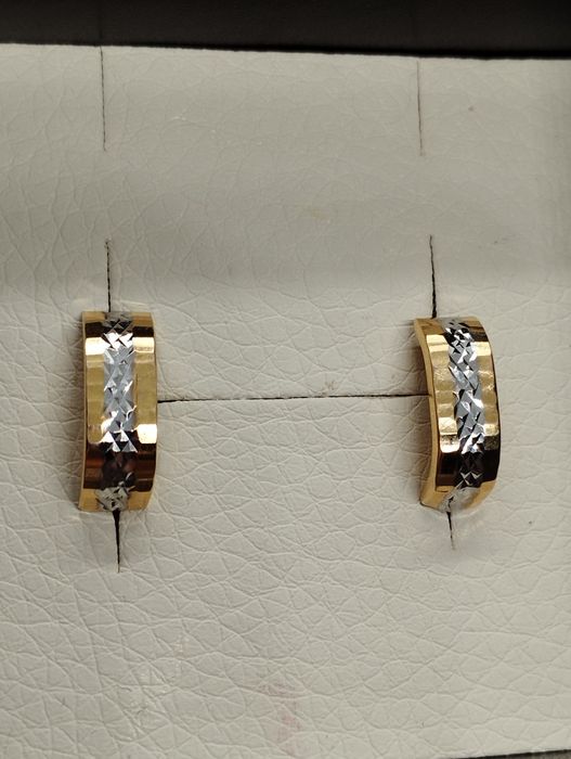 Золотые сережки 1.42 грамма