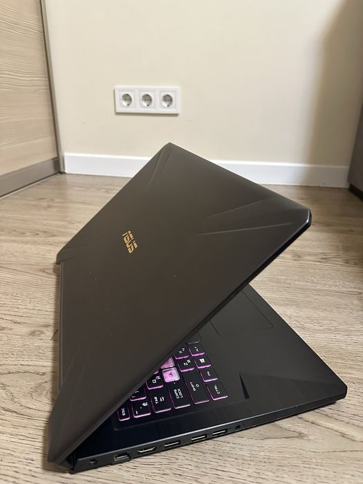 Ігровий ноутбук ASUS TUF Gaming FX705DU