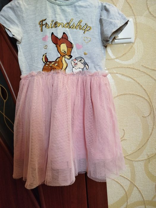 Сукня на дівчику 4 рочків.