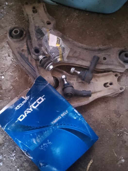 Ричаги,кермові наконечники,стійки стабілізатора,ремінь ГРМ Гольф 2 1,3